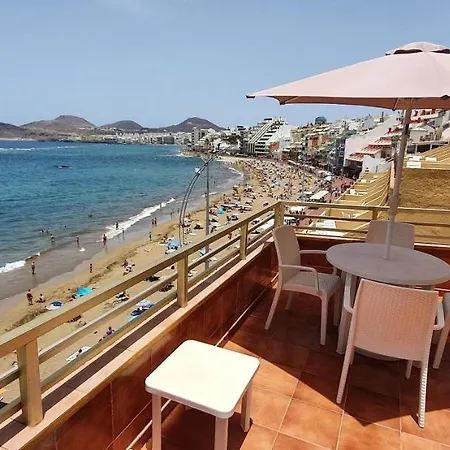 Isamaria Terraza Y Piscina En La Playa