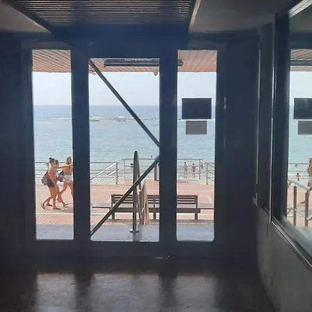 Isamaria Terraza Y Piscina En La Playa * Las Palmas de Gran Canaria